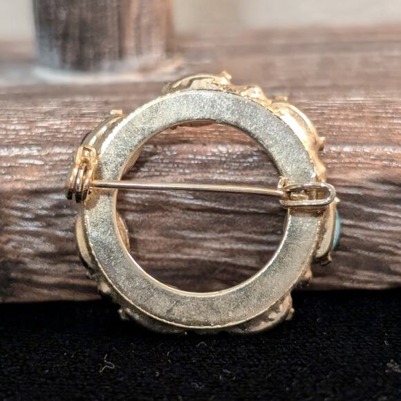 Vintage Ancient Egyptian Revival Carved Resin Scarab Wreath Circle Brooch - Picture 2 of 5